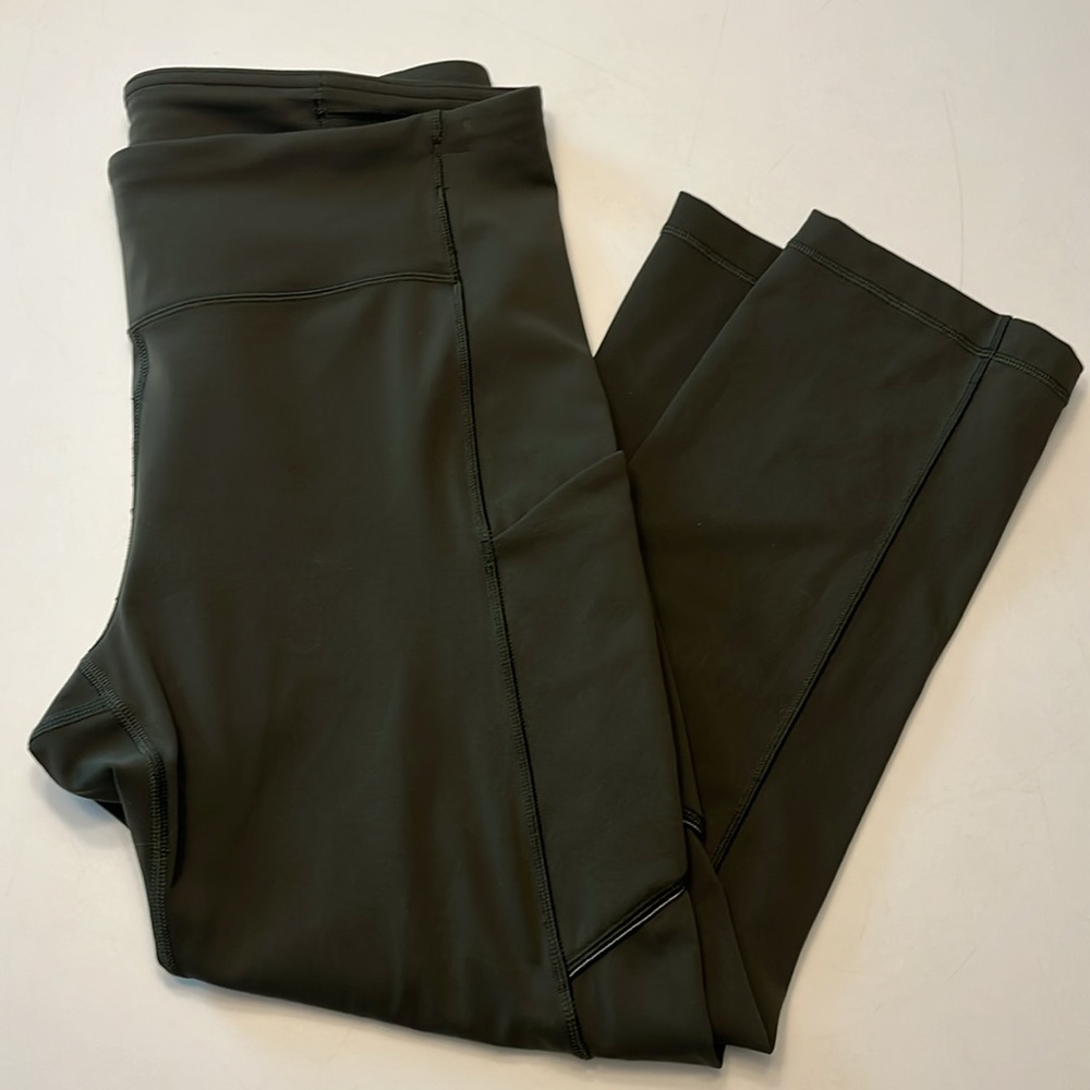 Lululemon Capri Leggings, size 8, matte dark olive green, drawstring, pockets